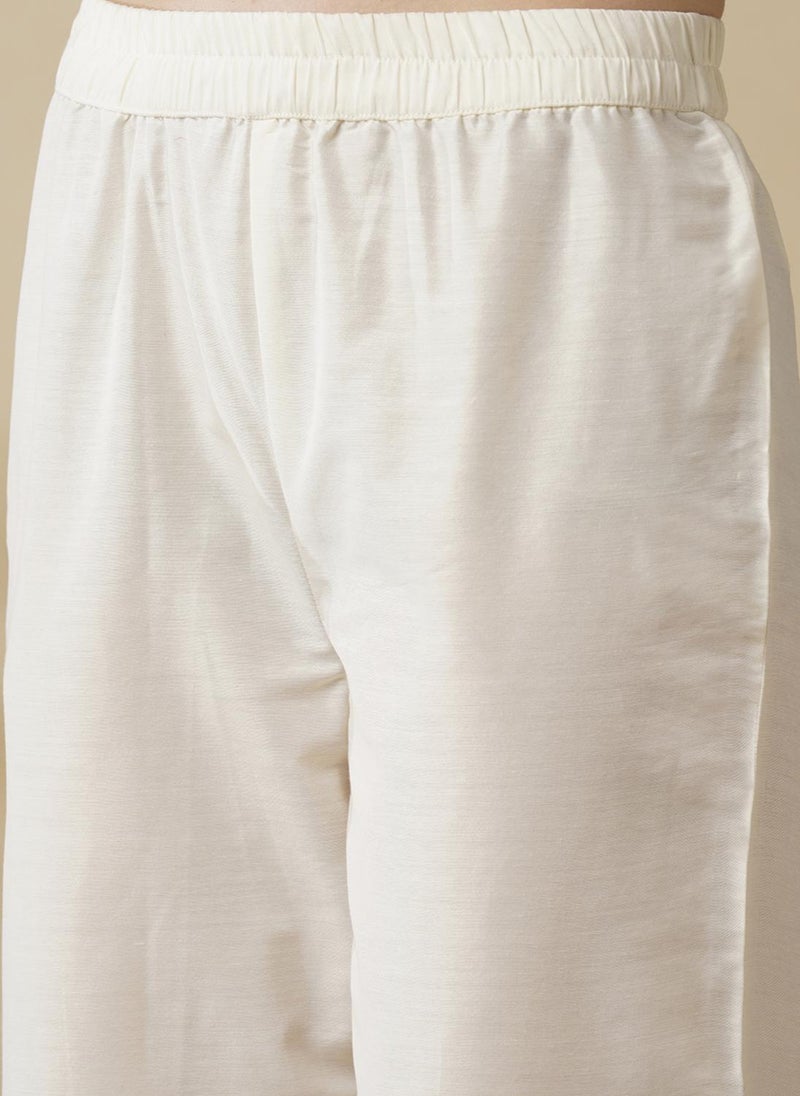 جلو باص طقم كورتا نسائي مطرز بياقة على شكل  مع بنطلون ودوباتا بانداني للمناسبات - Image 5